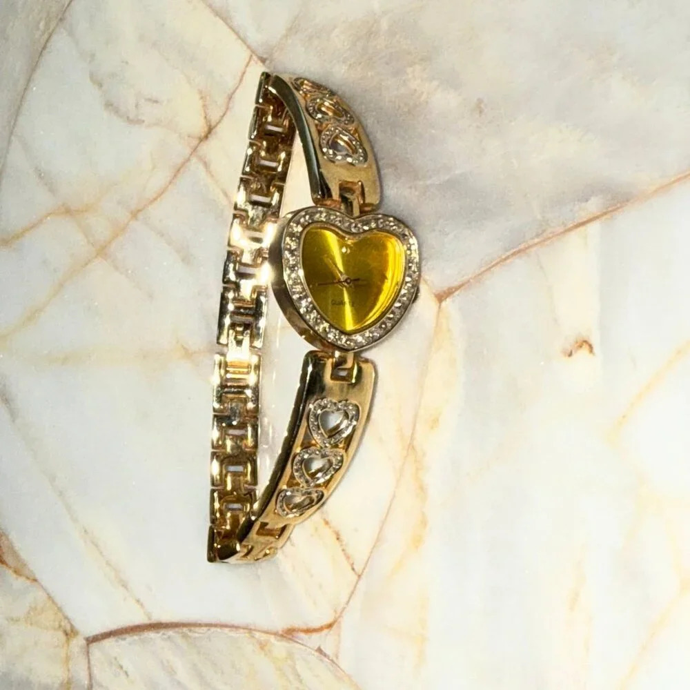 Quartz Heart watch gold tone ladies wristwatch